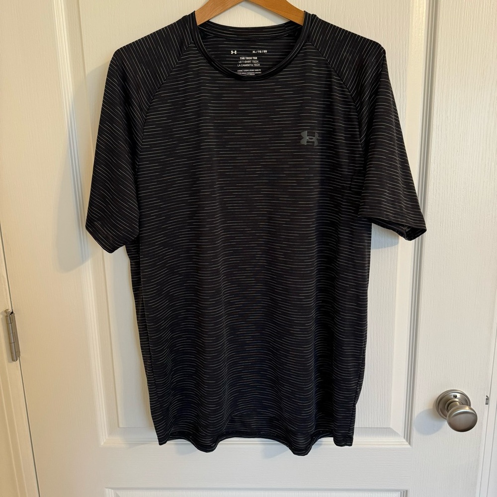 Under Armour Men's Black T-Shirt